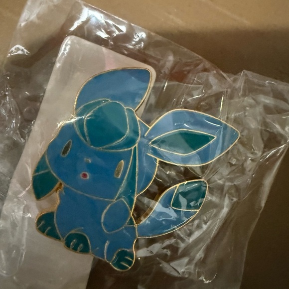 Set of 7 Pokemon Eevee evolution pins NEW umbreon vaporeon leafeon
Sylveon - Picture 6 of 10